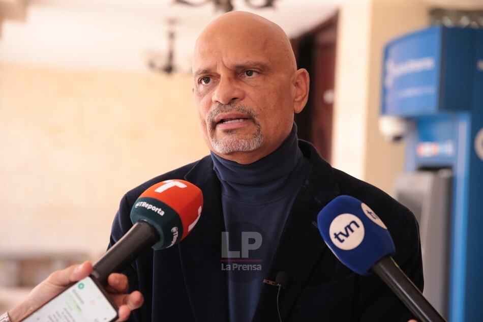 Cedeño pide a la Fiscalía de Cuentas investigar el uso de $5.9 millones para la redacción del contrato minero