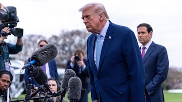 Trump dice que está en conversaciones con Irán para poner fin a la guerra, pero el gobierno de Teherán lo niega