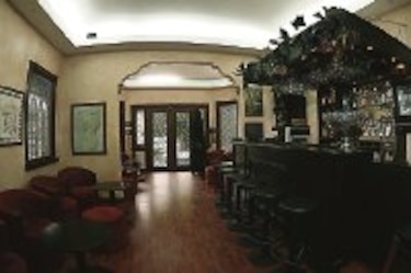 ‘Ma maison Lounge Bar’