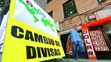 Peso mexicano gana fuerza en los mercados