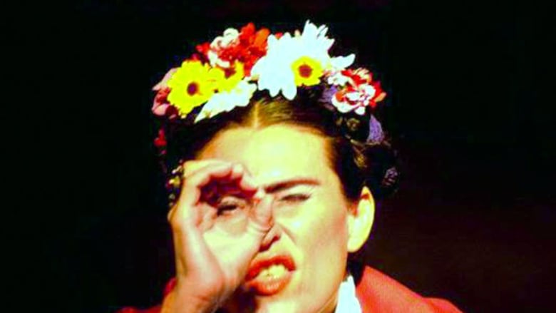 A David, llegan los monólogos