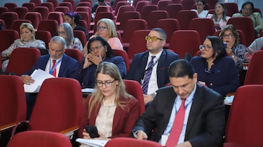 Avanza eliminación del impuesto a productos menstruales; tabaco pagaría la exoneración