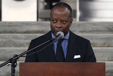 Diplomático de Estados Unidos expulsado rechaza acusaciones de Maduro