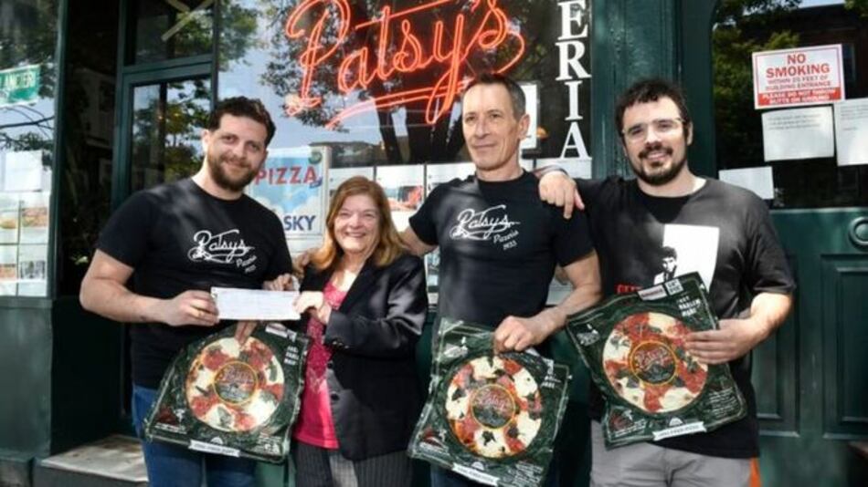 Camarero halla cheque perdido de 424 mil dólares en Nueva York