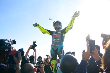 Valentino Rossi pone fin a su carrera en MotoGP en Valencia