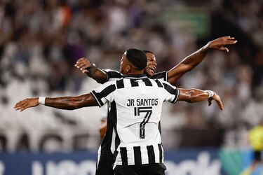 Kadir Barría da una asistencia en triunfo de Botafogo en el Brasileirao