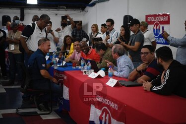 Pedro Miguel González se postula como precandidato presidencial del PRD