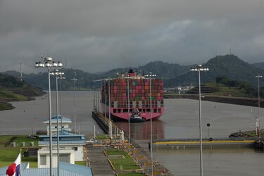‘No hay nada que discutir, el Canal de Panamá es panameño’, le dice Mulino a Trump