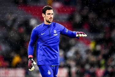Sergio Rico sigue estable, sedado y con vigilancia estrecha
