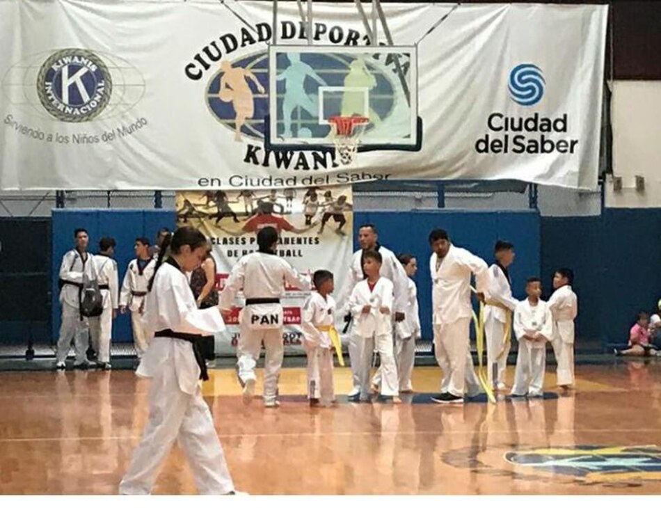 Ciudad Deportiva Kiwanis 20 años de administración del complejo deportivo en Ciudad del Saber 2001-2021.