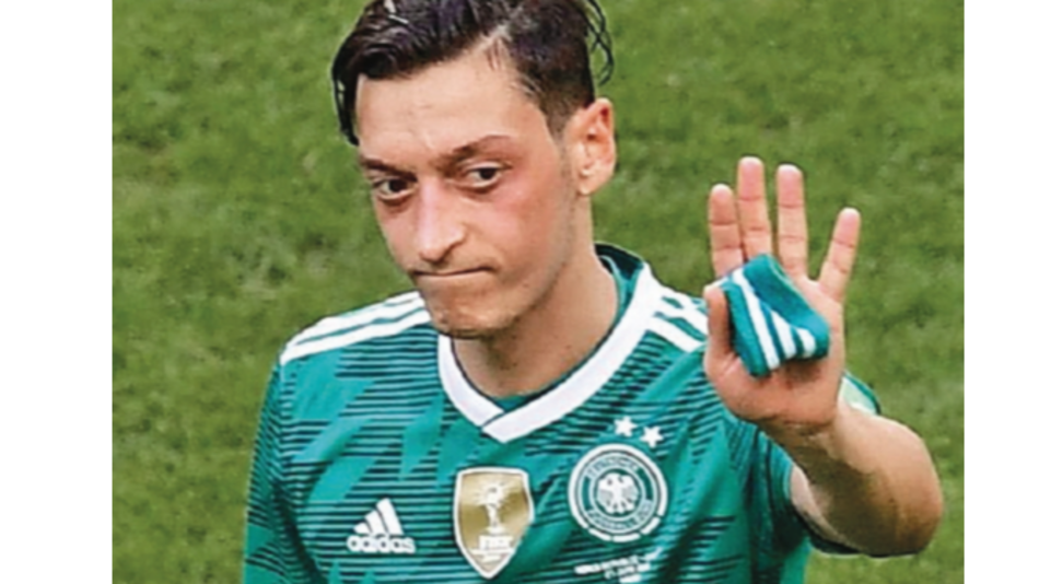 Özil se retira de la selección alemana tras polémica foto