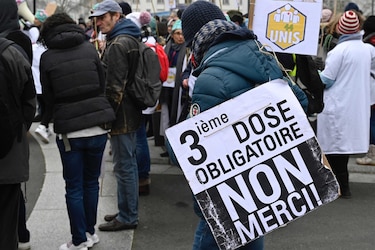 Decae la movilización contra el pasaporte de vacunación en Francia