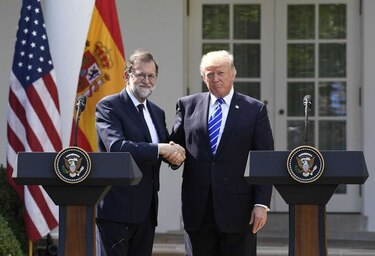 Maduro exige a Rajoy ocuparse de Cataluña y olvidarse de Venezuela