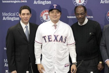 Rangers de Texas presentan al jardinero Shin-Soo Choo
