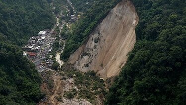 Reanudan búsqueda en Guatemala y ya son 31 los muertos por derrumbe