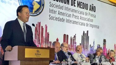 Varela suscribe ‘Declaración de Chapultepec’; se compromete con libertad de expresión