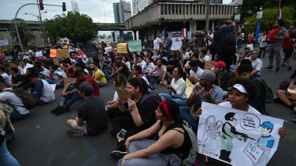 '¡Viva la juventud en la calle!', la consigna en el quinto día de protestas contra las reformas a la Constitución