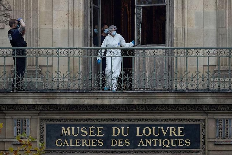 Qué se sabe de los dos sospechosos detenidos tras el robo de joyas en el museo del Louvre