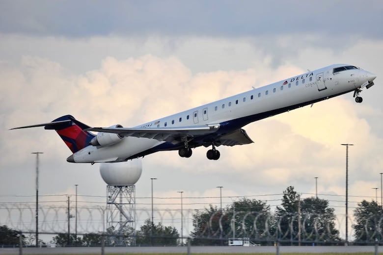 Avión de Delta Air Lines se accidenta al aterrizar en el Aeropuerto Pearson de Toronto