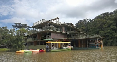 Turismo en aguas del Canal genera conflicto