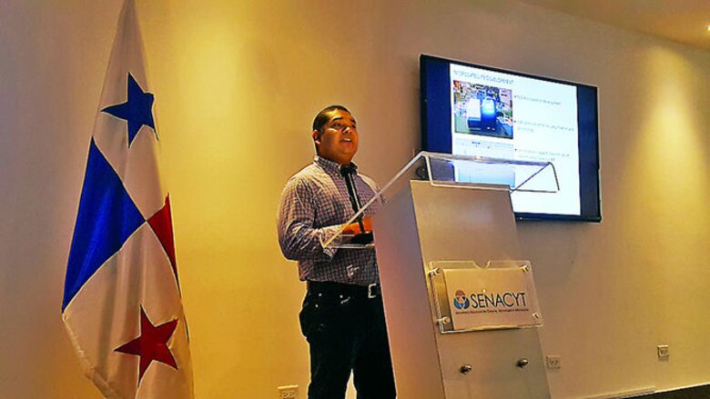 Estudian al tiburón punta blanca de arrecife