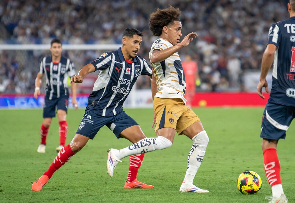 Rayados se impone a Pumas; Adalberto Carrasquilla salió lesionado