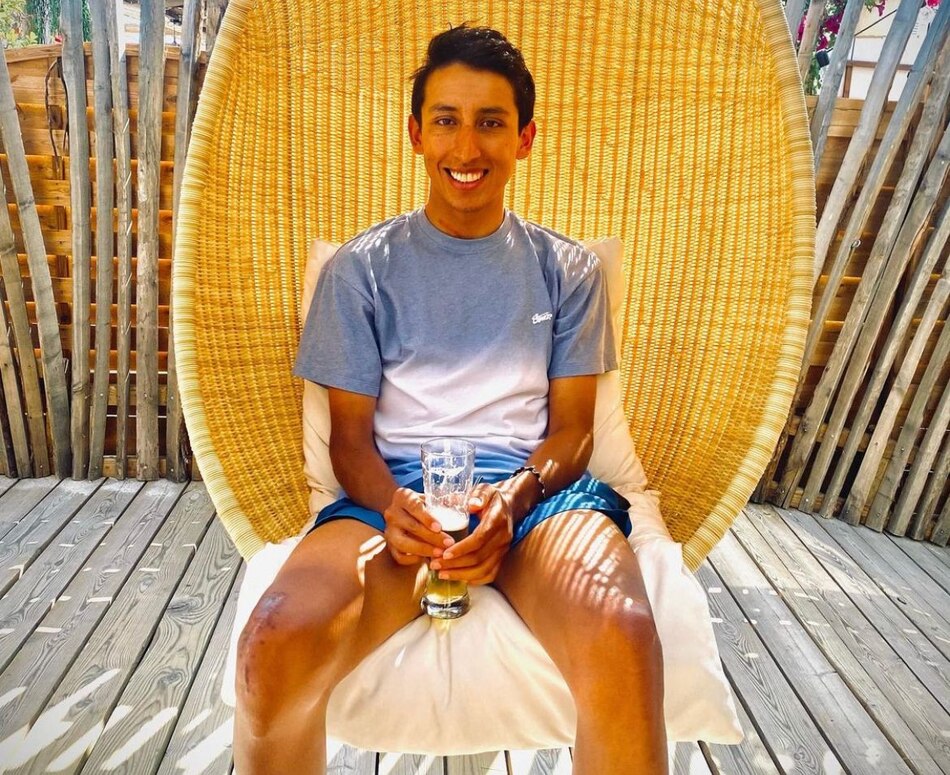 Egan Bernal es operado con éxito de su rodilla derecha en Bogotá