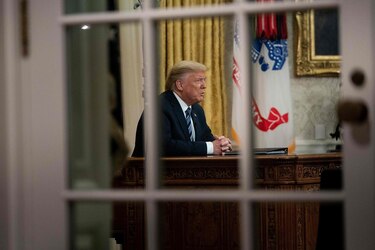 Presidente Trump prohíbe la entrada de extranjeros procedentes de Europa
