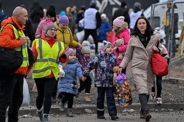 Acnur reporta más de 1.5 millones de refugiados ucranianos por la invasión de Rusia