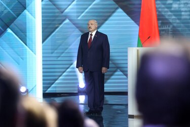 Una novata desafía al todopoderoso Lukashenko en la presidencial de Bielorrusia