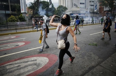 Venezuela: Al menos 12 muertos durante saqueos y tiroteos, ocho electrocutados en una panadería