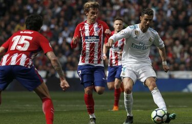 Real Madrid y Atlético empatan 1-1 y acercan al 'Barça' al título