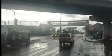 En Santiago reabren tramo de la vía Interamericana; sigue el avance de otra caravana humanitaria