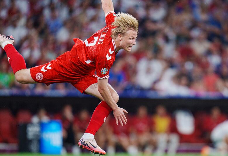 Dinamarca se conforma y elimina a Serbia