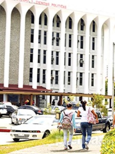 Rechazan proyecto del voto universal en la UP