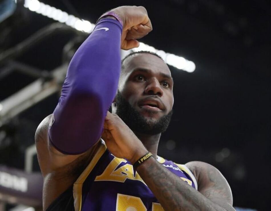 LeBron James supera a su héroe Michael Jordan