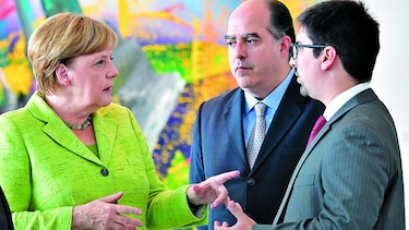 Merkel no descarta sanciones de la UE