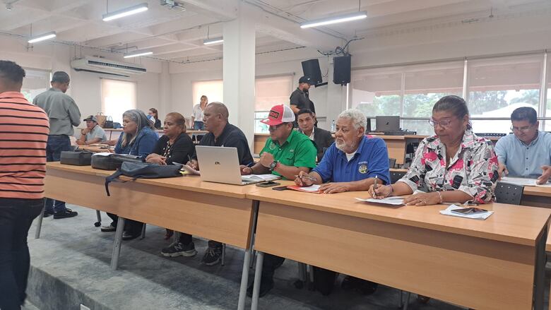 Gremios magisteriales y autoridades del Meduca se reunieron para revisar acuerdos