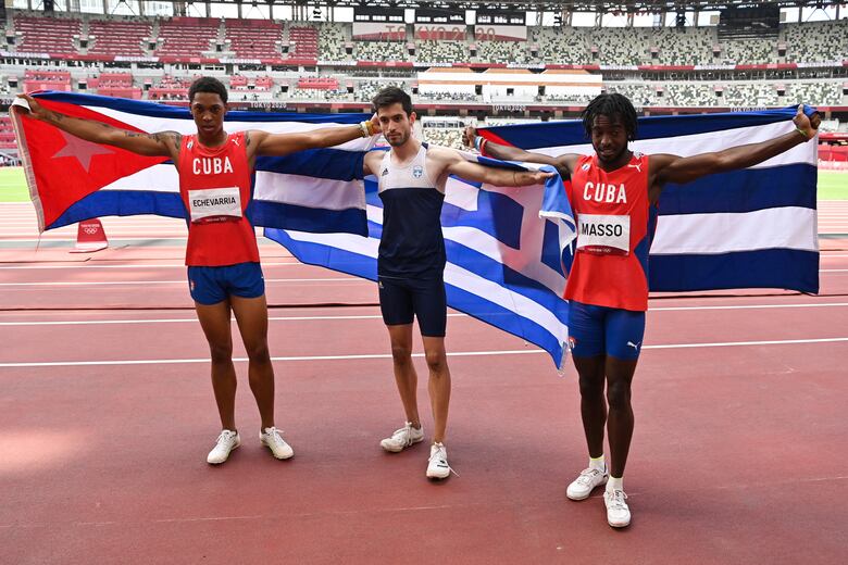 Tentoglou gana oro olímpico en salto largo; plata y bronce para los cubanos