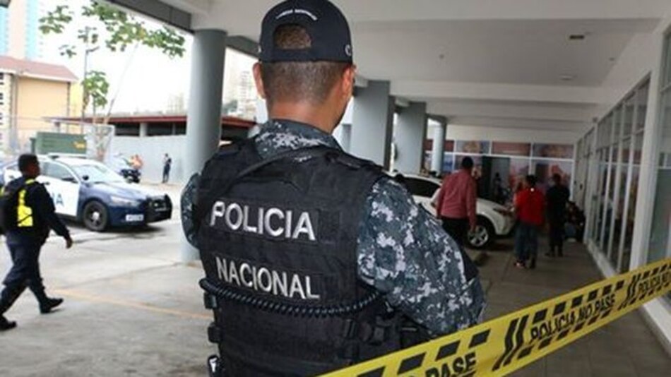 Imputan cargos a tres personas por robo agravado en heladería de El Dorado