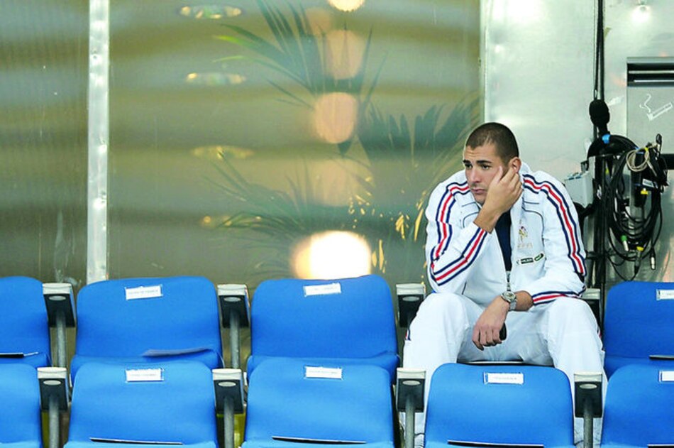 Benzema demanda por violación de confidencialidad