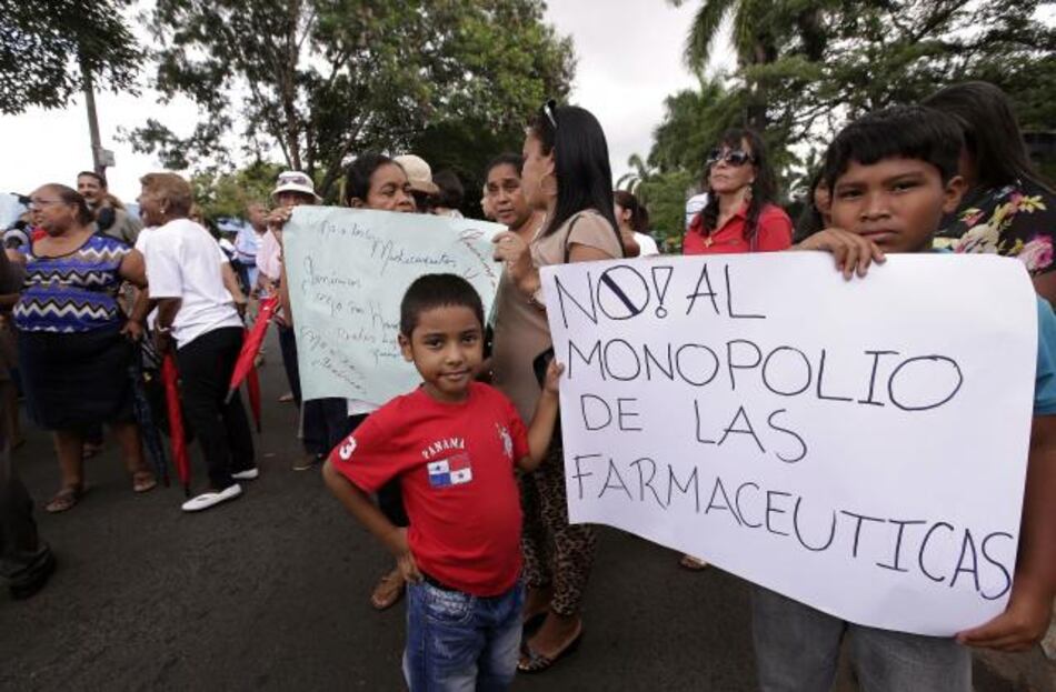 Testimonios de pacientes afectados por el desabastecimiento en farmacias de la CSS