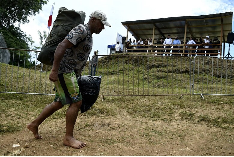Presidentes de Panamá y Costa Rica sobrevuelan Darién, ruta de los migrantes