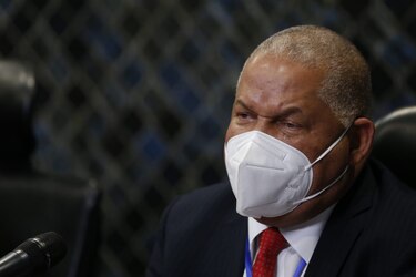 ‘No estamos haciendo una camisa ni para el PRD ni para Benicio’, dice Robinson