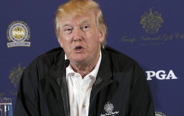 Líder latino pide a más empresas cortar relaciones con Trump