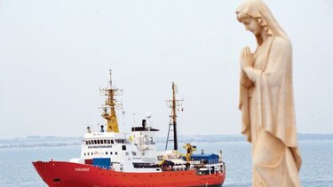 España se ofrece a recibir el buque Aquarius, con 629 migrantes a bordo