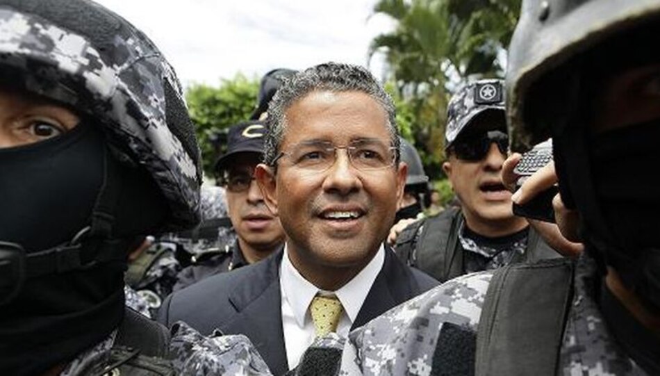 Expresidente Francisco Flores recibió fondos a través de sociedad panameña