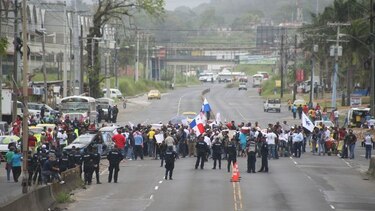Manifestantes cerraron vías en Colón