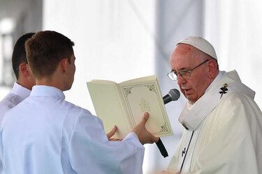 Papa Francisco pide a Iglesia dejar 'comodidades' y promover la reconciliación