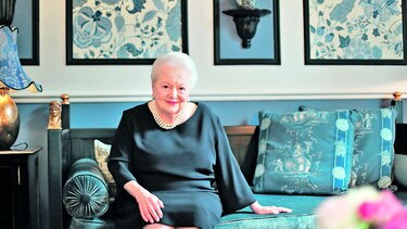 De Havilland rompe el silencio